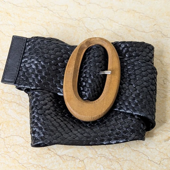 Vintage Woven Wide Straw Black Adjustable Belt.5" x 2 Oval Wooden Buckle - Picture 13 of 13